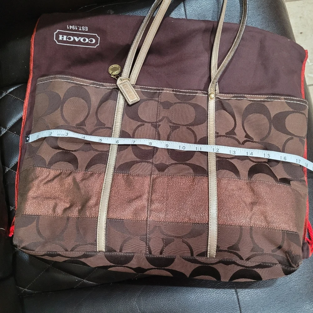 Coach  totes - Picture 4 of 13